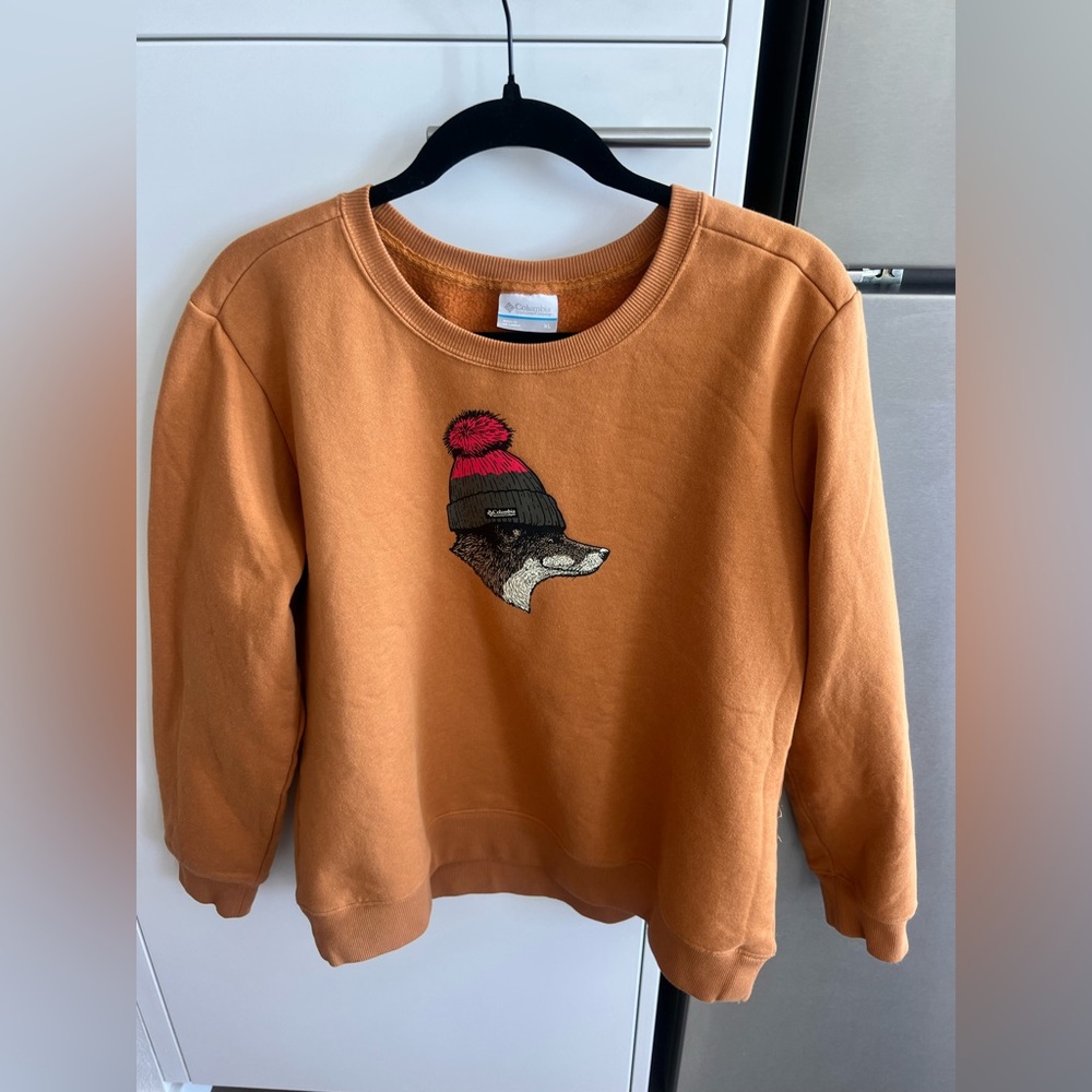 Columbia Women’s sweater with fox